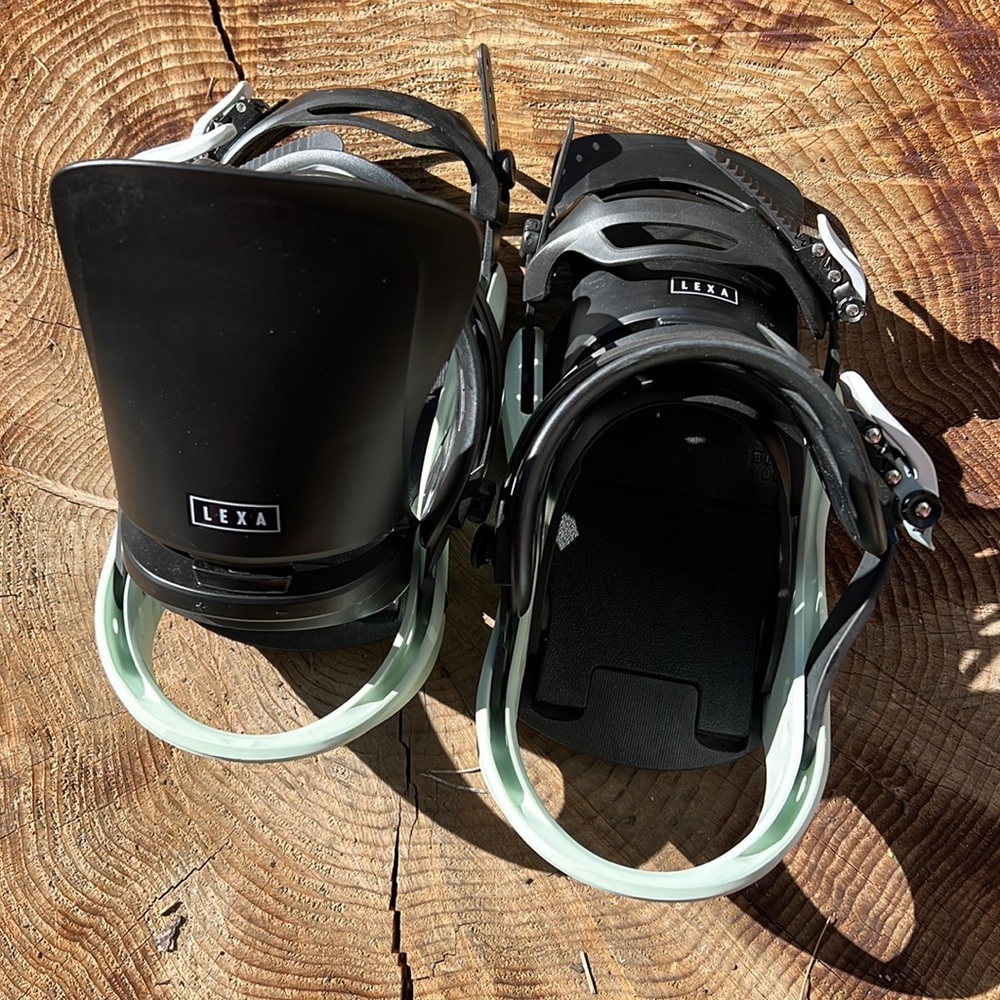 NEVER USED. BURTON LEXA BINDINGS. Stiff